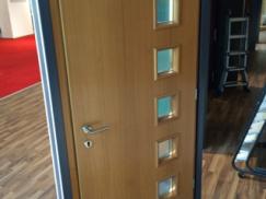 Haustür mit fünf Lichtausschnitten 