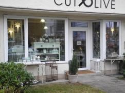 Kunststofffenster und -türen bei einem Friseur 