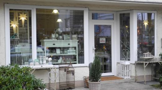 Kunststofffenster und -türen bei einem Friseur 
