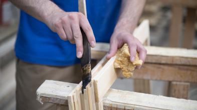 Versiegelung eines Holz-Fenster in der Produktion bei PaX